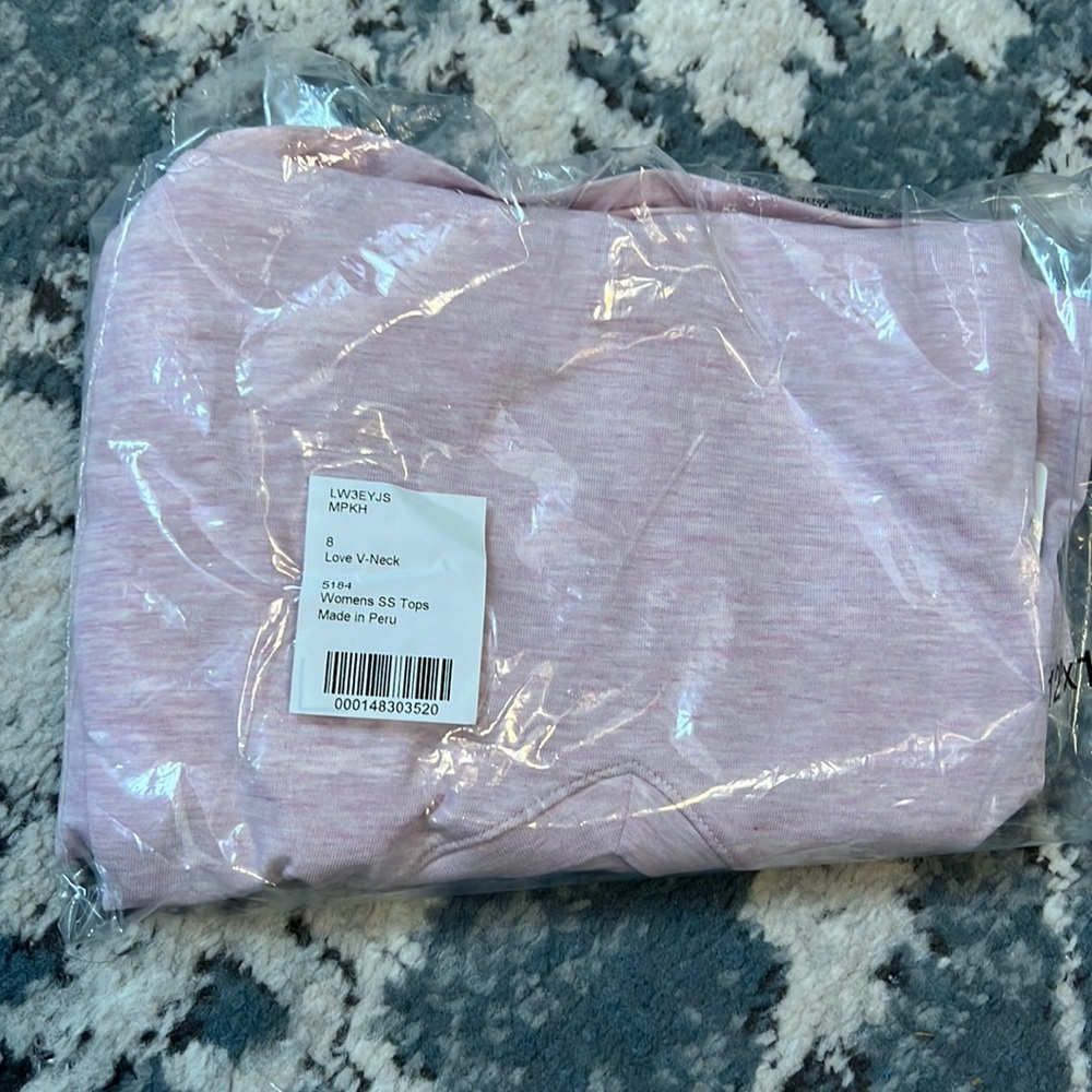 Lululemon love v-neck new with tags size 8